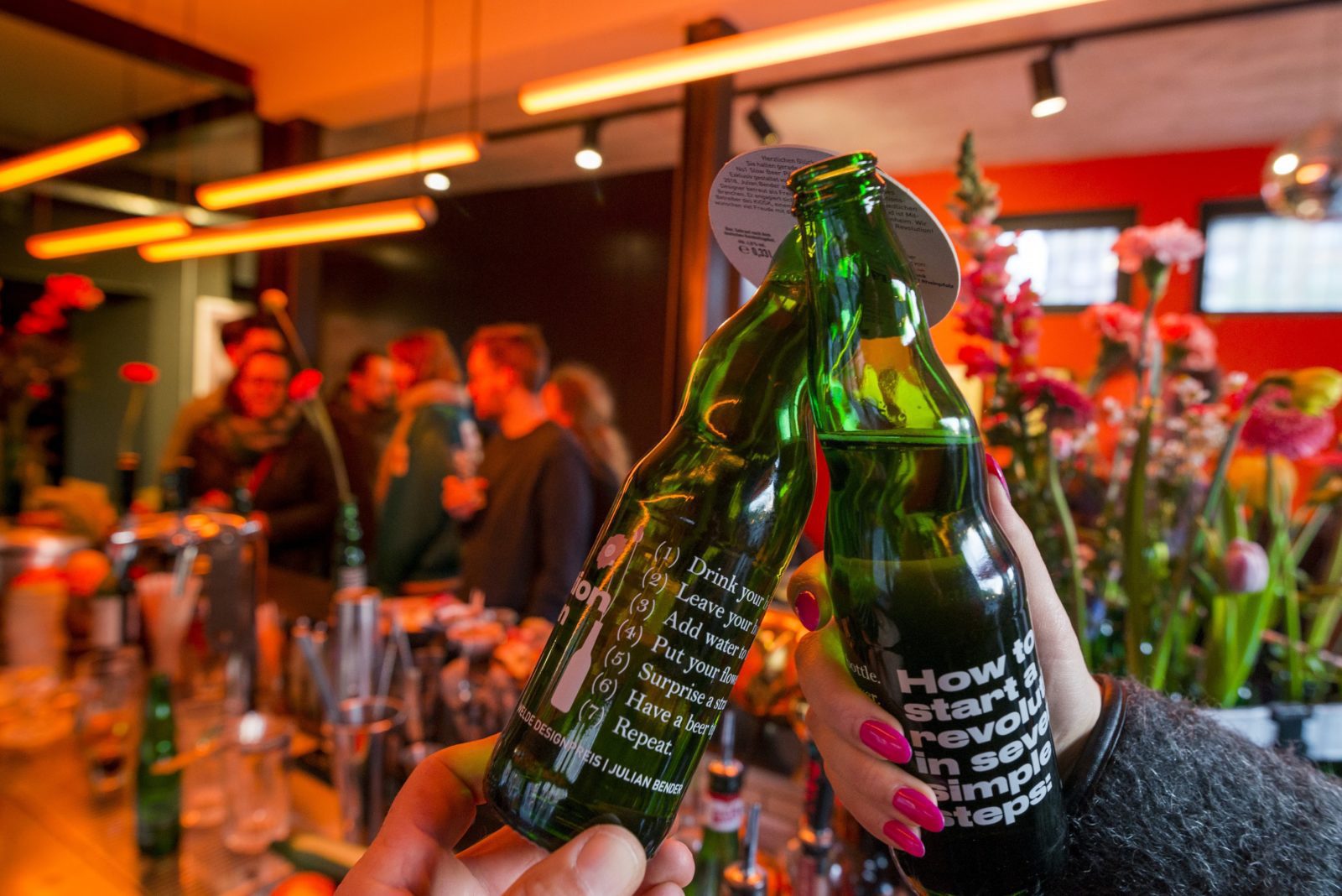 How to start a revolution in seven simple steps: Die preisgekrönte Flasche.