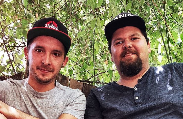 Die zwei Freunde Julian Leiser und Philipp Karl haben sich vorgenommen ein Hostel in Mannheim zu gründen.