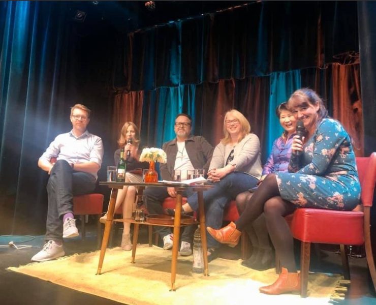 Die Speaker: Jochen Stange, Marcus Walter, Judith Geiß und HongHong Xu mit den Moderatoren.