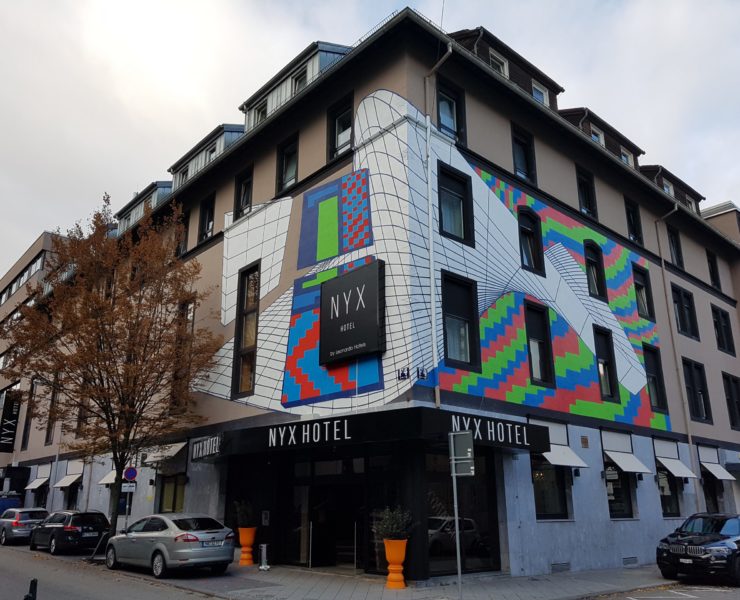 Ein spanischer Graffiti-Künstler gestaltete die Außenfassade des Lifestyle-Hotels.