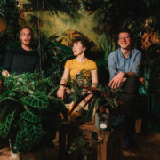 Die Band Larifari besteht aus Jan, Eva und Henri.