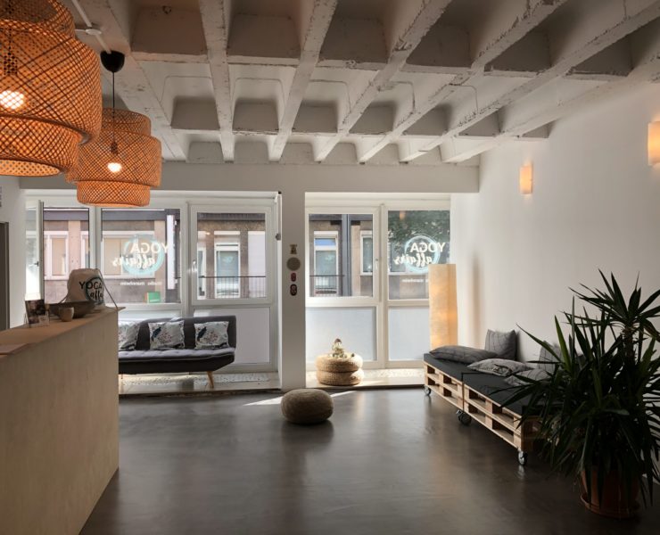 Lichtdurchflutet, hell und großzügig. Das Yoga Affairs mitten in den Quadraten.