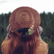 Bei apeonia gibt es liebevoll gestaltete Vintage Haaraccessoires. © Daniel da Costa Guerreiro