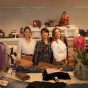 Aline Grotelüschen, Annegret Haun und Heike Bentzinger (v.l.) stehen hinter der Boutique Lieblings. © Marie Völker