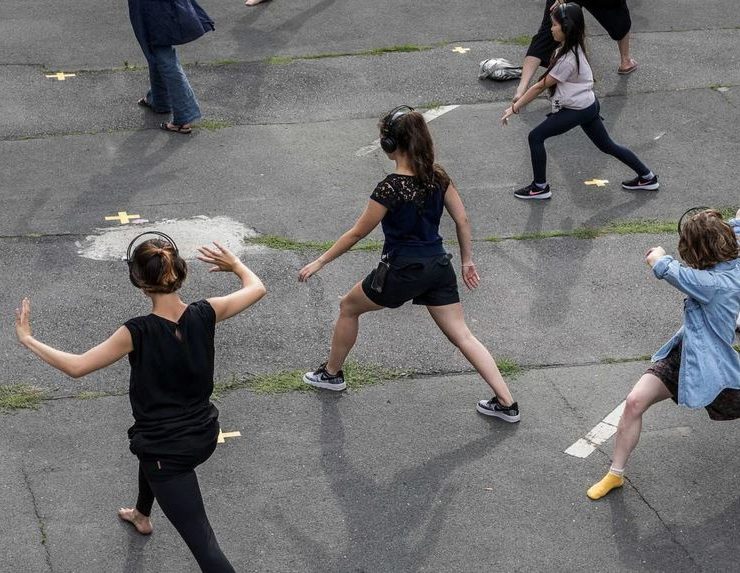 Ort der Begegnung: das Mannheimer Zeitraumexit wird 20 Jahre alt. Das Bild zeigt die Performance „Zerstreuung überall!“ von LIGNA vom 3. Juli. © Lothert/Rinderspacher