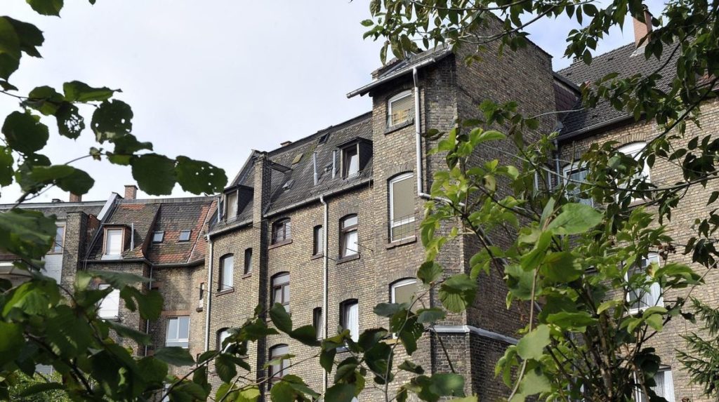 Rückwärtige Ansicht der historischen Häuserzeile in der Stengehlhofstraße. © Thomas Tröster