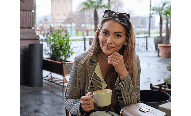 „Ich will ja gar nicht beeinflussen, sondern nur mein Leben mit der Community teilen“, lehnt Romina den Begriff Influencerin ab. © Tanja Capuana-Parisi