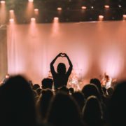 Ein Herz für Live-Musik. Lange mussten wir darauf warten. © Thorsten Dirr