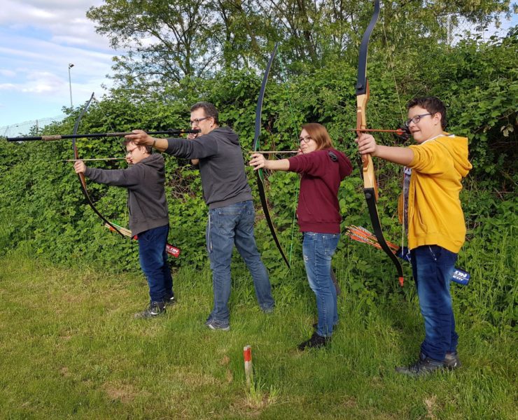 Kraft ist beim Bogenschießen wichtig, um die Sehne richtig spannen zu können. © Till Börner