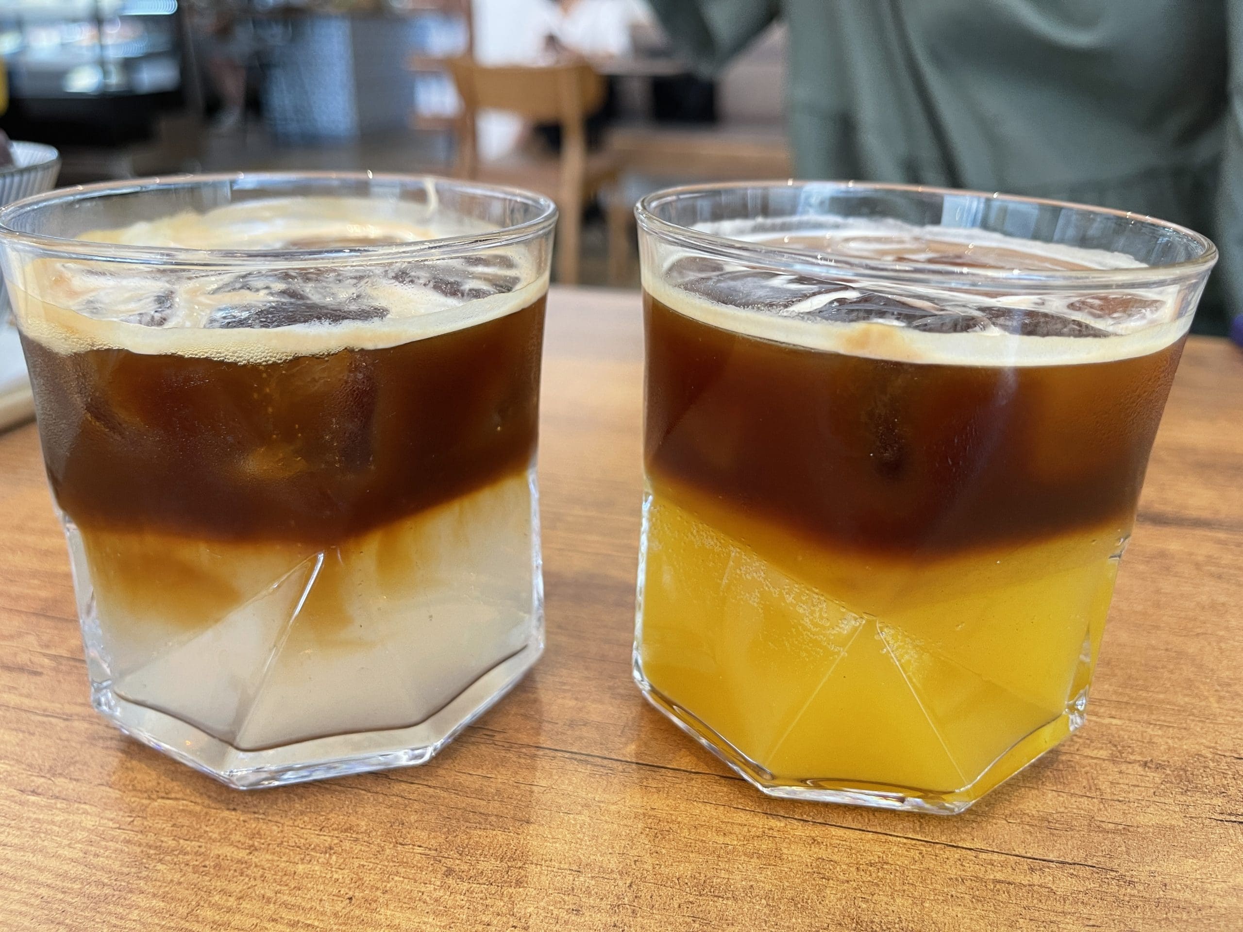 Cold Brew mit Ginger Beer oder Orangensaft.