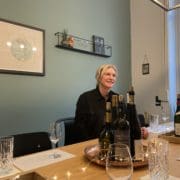 Anja Sommer bietet über Frau Riesling Weinseminare, Beratung und Weinwalks an. © Vanessa Müller