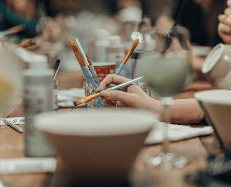 Die Kera Jam Events von Lamano, sind eine tolle Gelegenheit während des Bemalens mit anderen ins Gespräch zu kommen. © Lamano