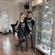 Svenja und Hiro gehören zum symphatischen TRUST Team. © Fabienne Lang