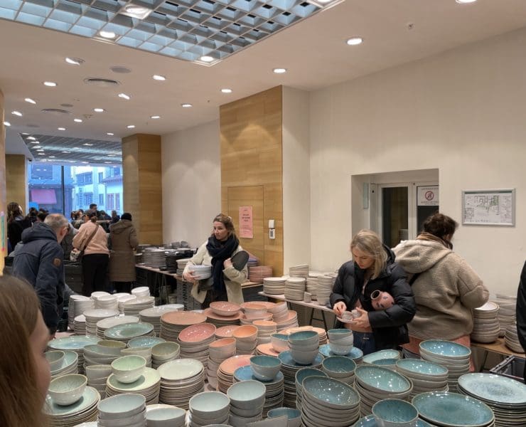 Kunterbuntes Geschirr in allen Varianten© Vanessa Müller