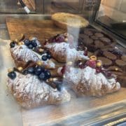 Gefüllte Croissants bieten etwas für den Magen und das Auge. © Fabienne Lang