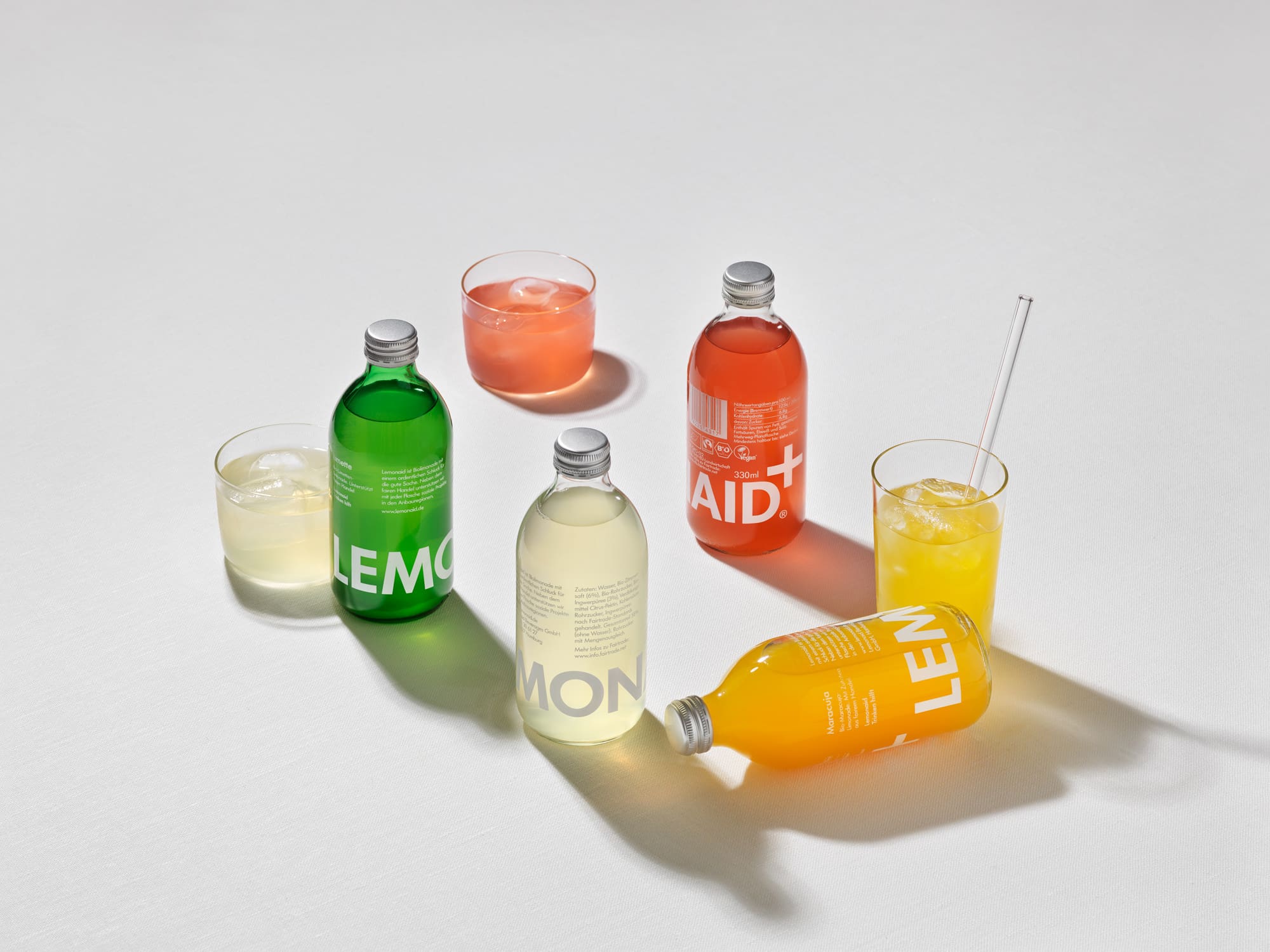 Die Lemonaids in Limette, Blutorange, Maracuja und Ingwer. © Lemonaid Beverages GmbH