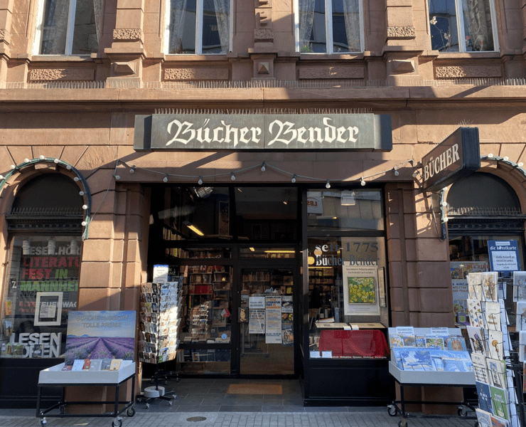 Bücher Bender ist ein Familienunternehmen und überzeugt durch seine Individualität, lange Geschichte und kompetente Beratung. © Lea Blaschko