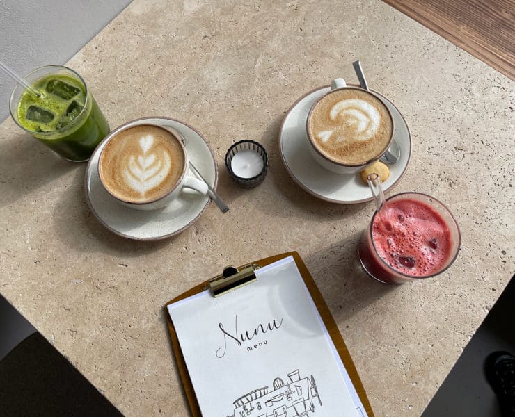 Spezialitäten des Cafés. © Romy van Gysel