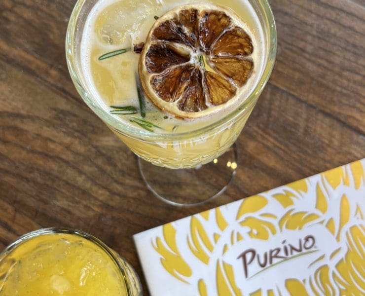 Das PURiNO lässt nicht nur durch seine direkte Rheinlage Urlaubsfeeling aufkommen. Getränke © Milena Hartmann