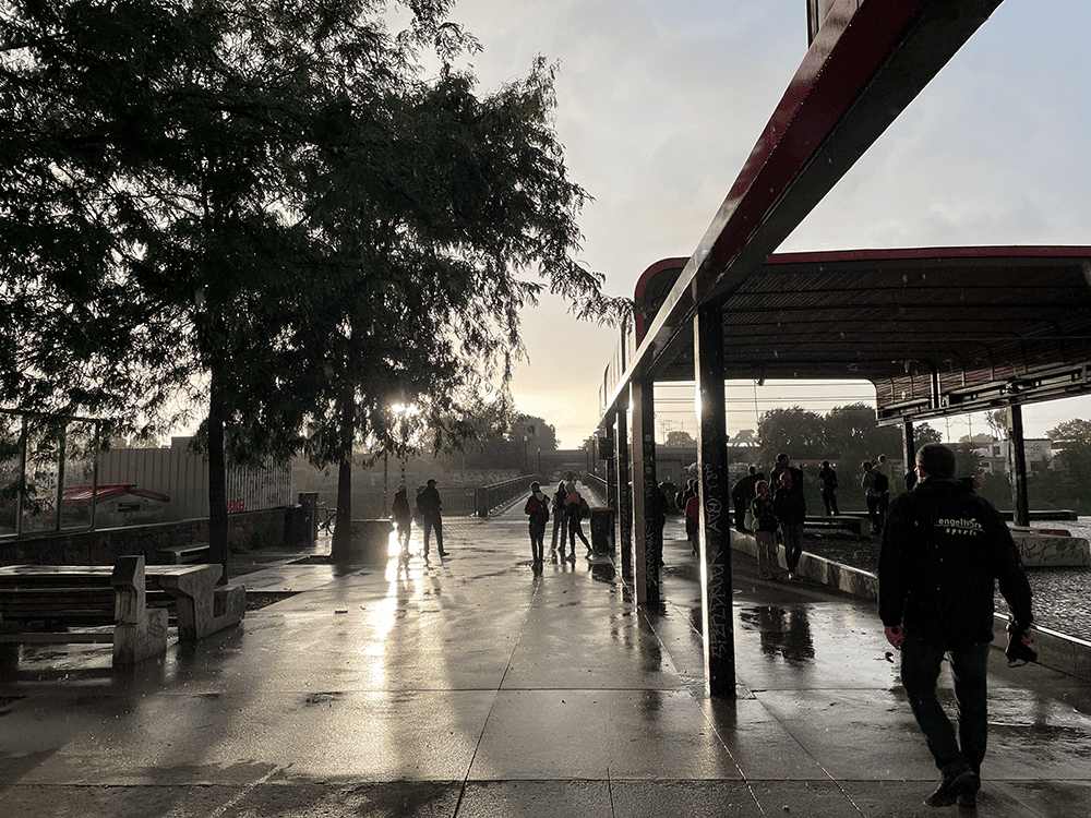 Der Regen in Kombination mit der Sonne schaffte ein ganz besonderes Licht. © Stefanie Afisa
