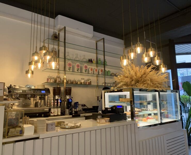 La Petite bietet eine warme Wohlfühlatmosphäre und Einblicke in die Zubereitung der Speisen. © Laura Schröder