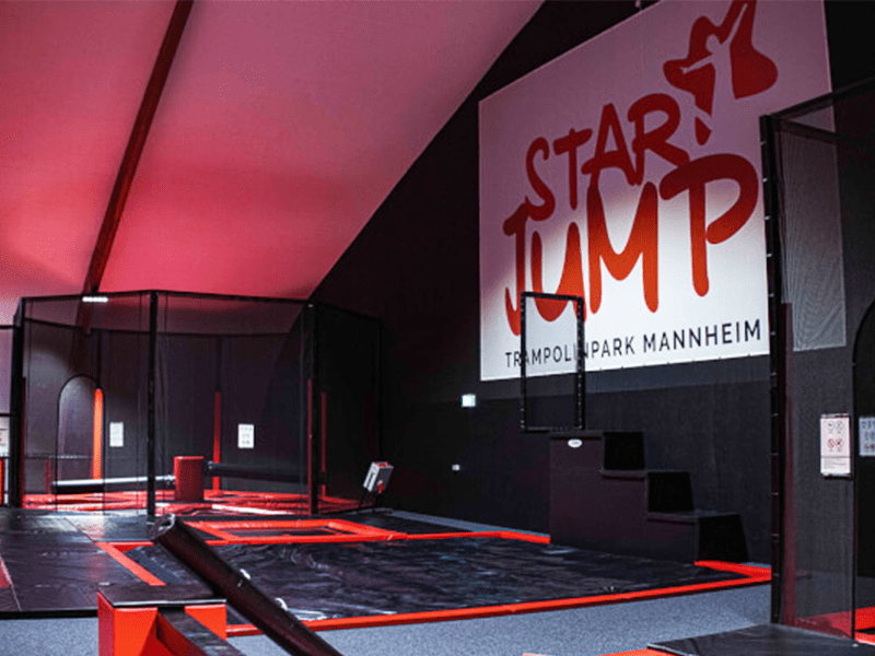 Wem das Trampolin springen weniger liegt, ist im Fußballzentrum gut aufgehoben. © Star Jump