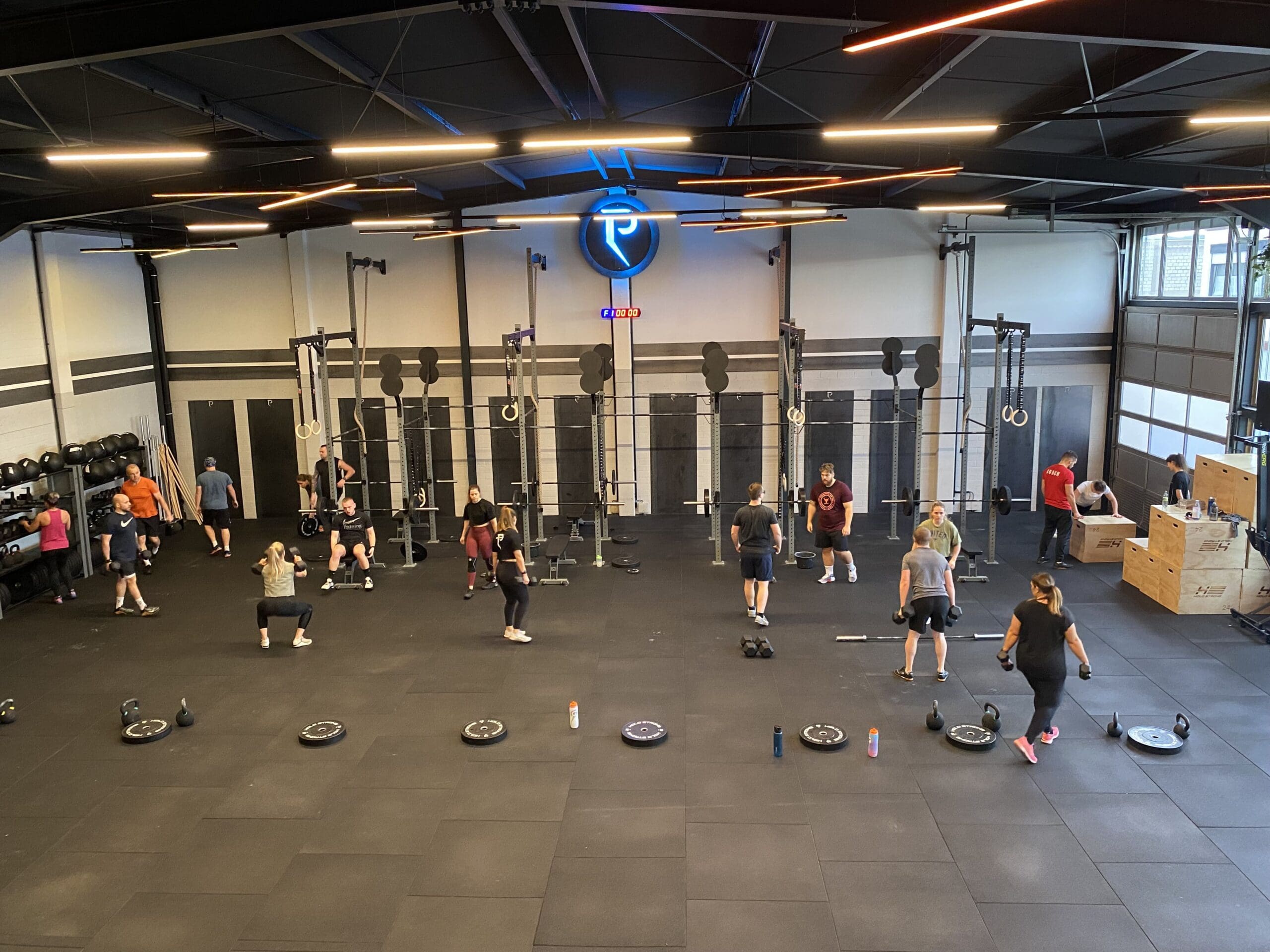 Großzügig und hell ist die CrossFit Box von Peak Vitality. © Nancy Jäger