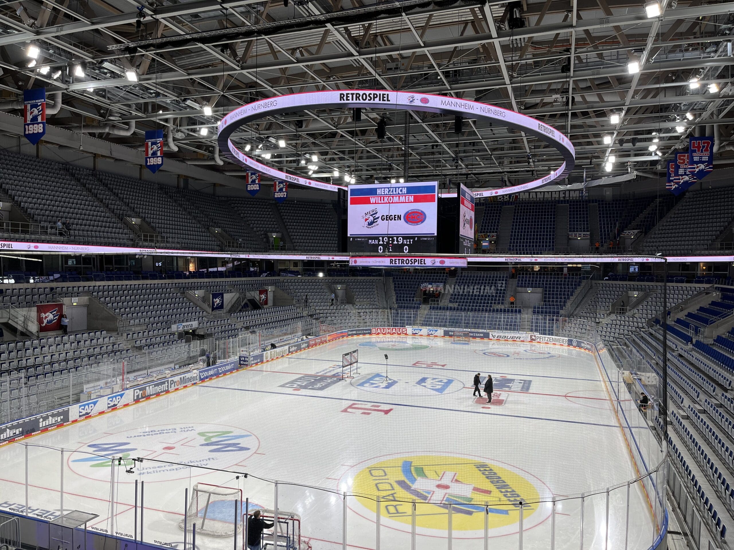 Die Arena ist vor Spielbeginn noch leer. © Lea Willer