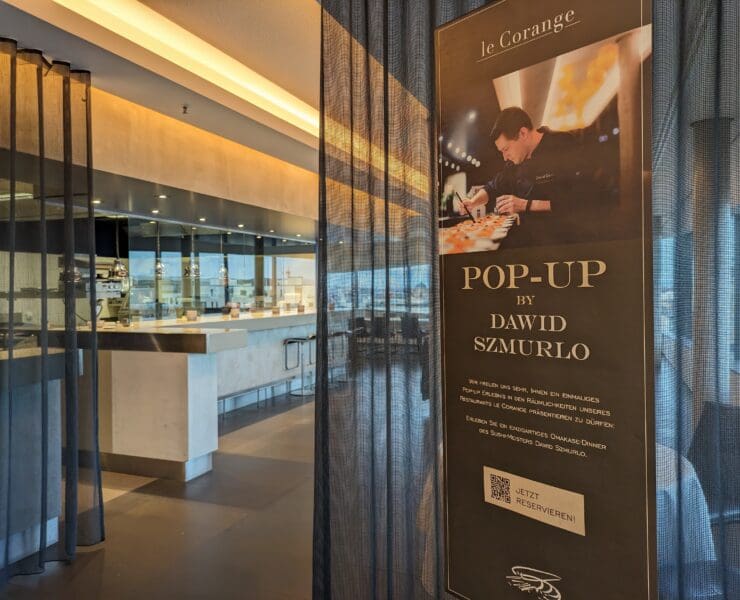 Eingang zum Omakase Pop-up Event von Dawid Szmurlo im Le Corange. © Carolin Etzold
