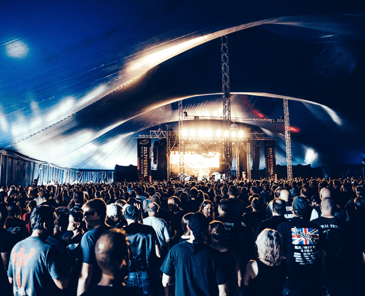 Das 8. Zeltfestival Rhein-Neckar findet vom 5. bis 30. Juni 2024 im Palastzelt auf dem Maimarktgelände statt. © Thorsten Dirr