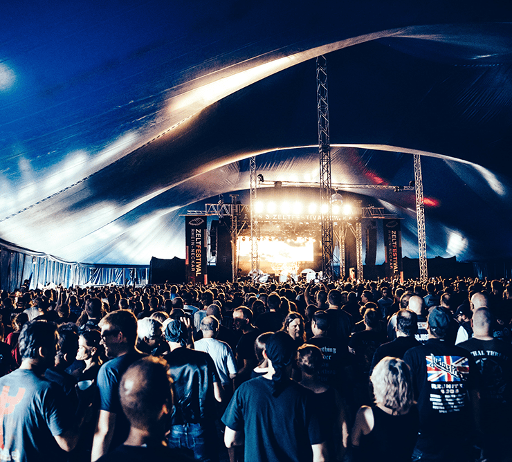 Das 8. Zeltfestival Rhein-Neckar findet vom 5. bis 30. Juni 2024 im Palastzelt auf dem Maimarktgelände statt. © Thorsten Dirr