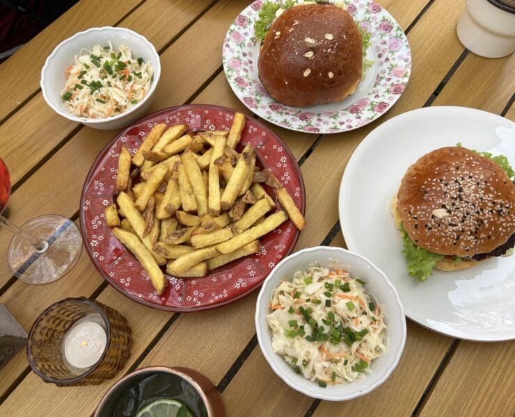 Die Henriette Burger Bar begrüßt euch im Jungbusch. © Vanessa Müller