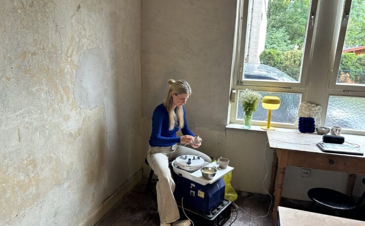 Inken vertieft in ihre Arbeit. © Vanessa Müller