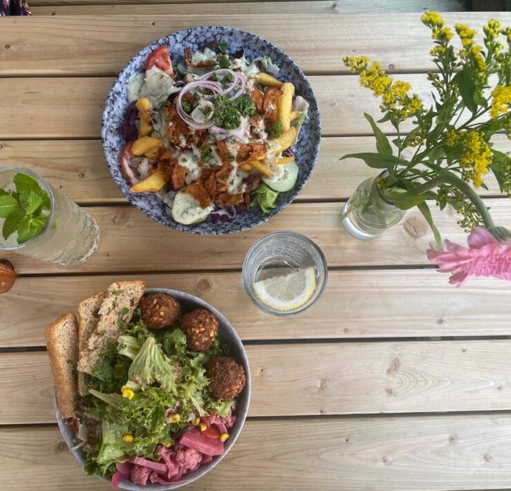 Seit 10 Jahren serviert das Café Rost vegan-vegetarische Gerichte. © Jana Hartmann
